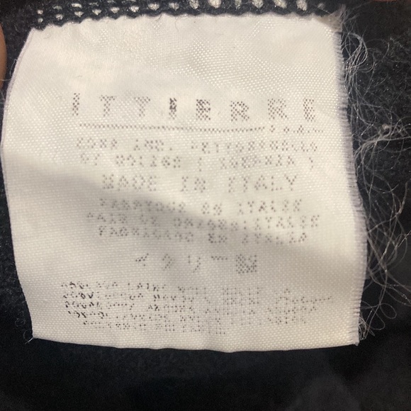 Original Versace sweater, no sleeves - Picture 7 of 8